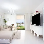 Sunset Oceanview Appartement *