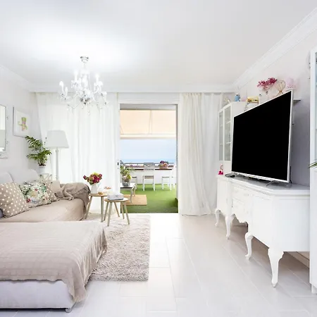 Sunset Oceanview Apartment *
